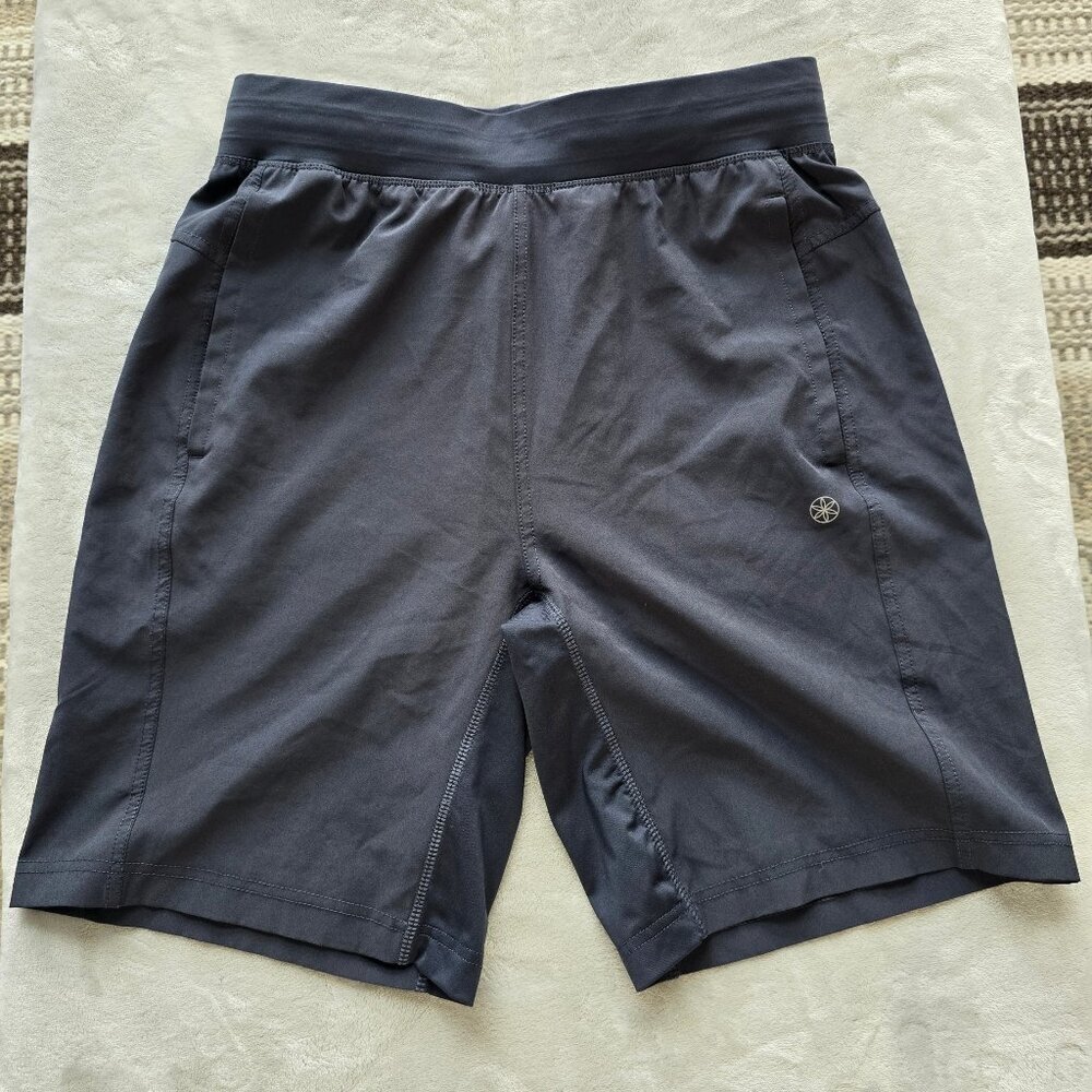 GAIAM versityle mens athleticwear